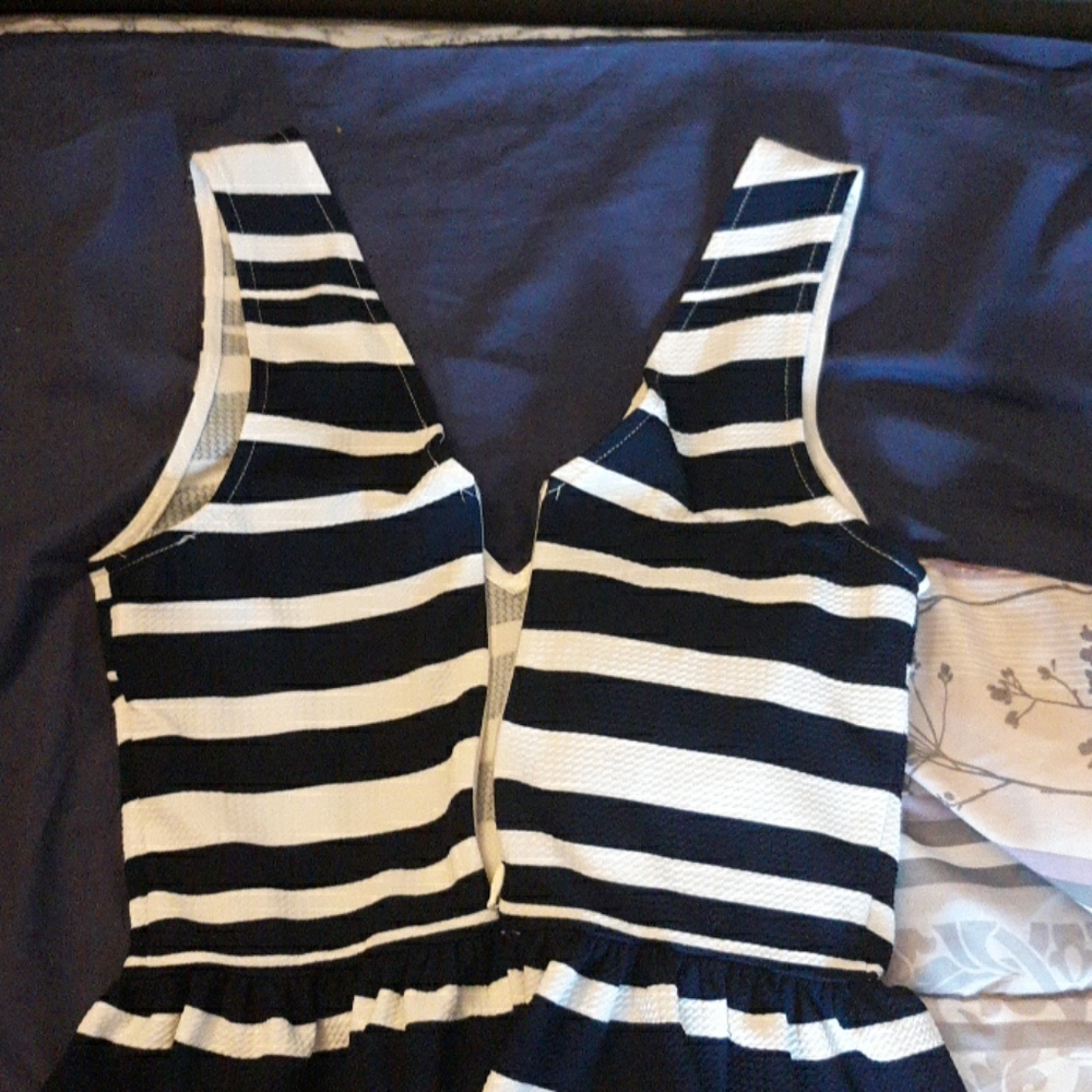 Dress - Picture 2 of 3
